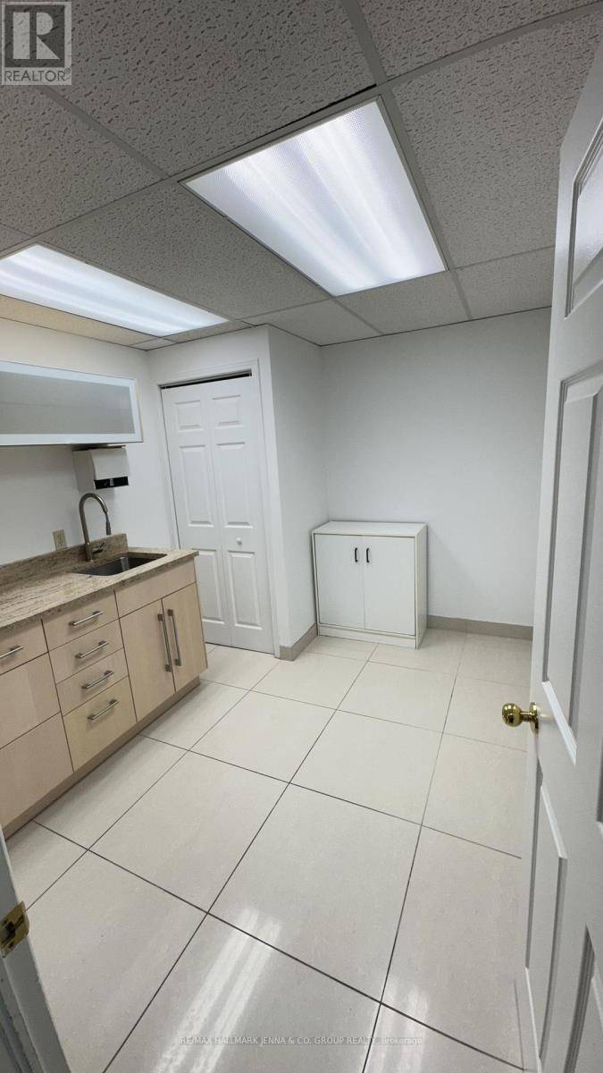 Ottawa, ON K1J9H9,1010 Polytek ST #14