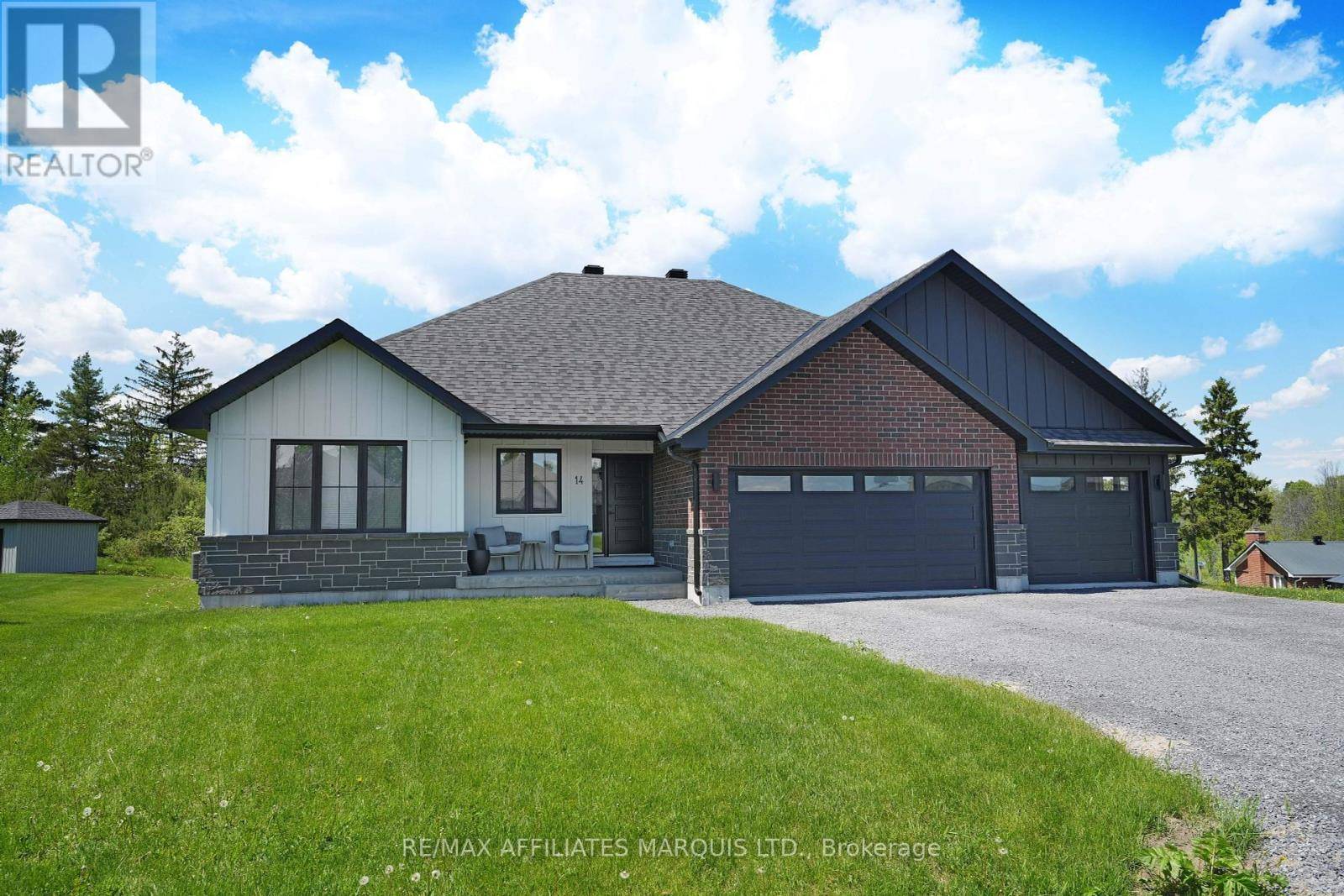 South Stormont, ON K0C1P0,14 MATTHEW KIERAN CRESCENT
