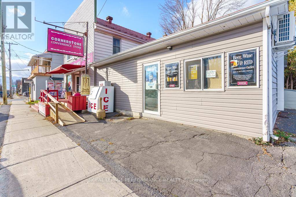 North Stormont, ON K0C1K0,40 FRONT STREET