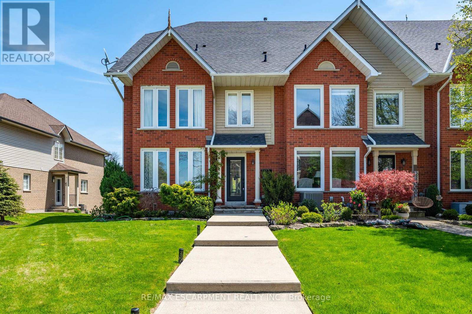 Hamilton (stoney Creek), ON L8E4Z2,91 EDGEWATER DRIVE