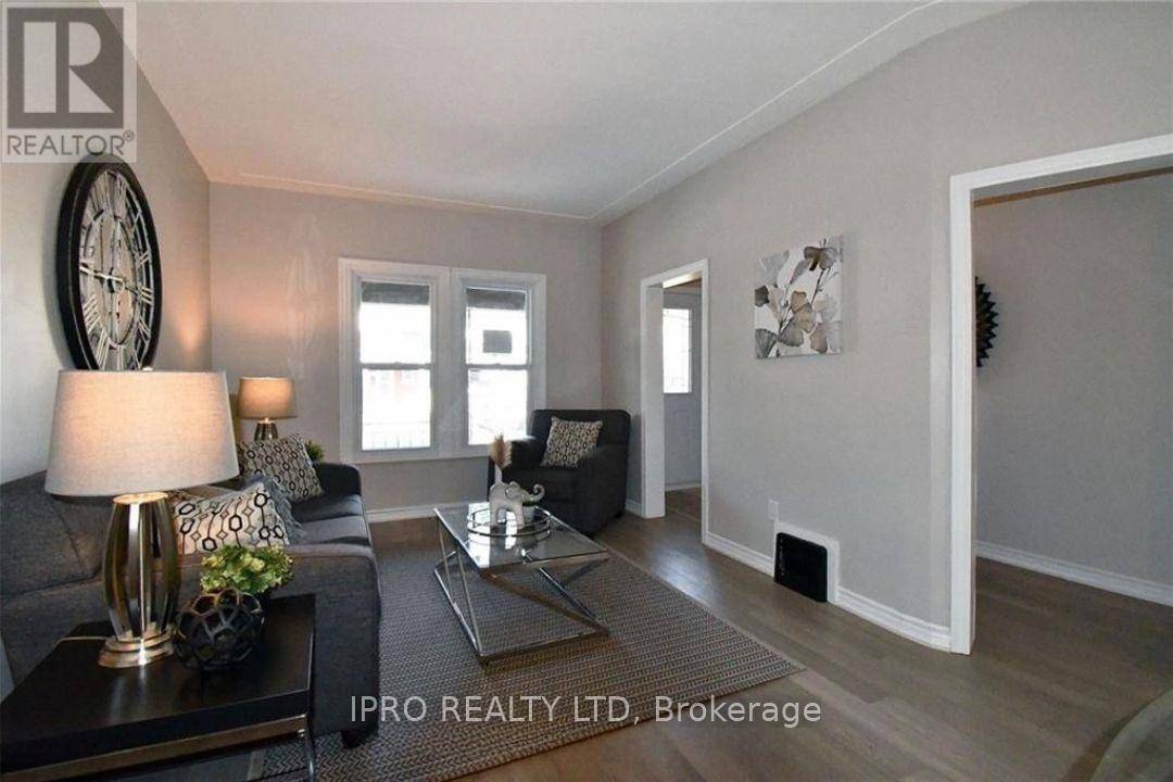 Hamilton (crown Point), ON L8L7S2,242 BALMORAL AVENUE
