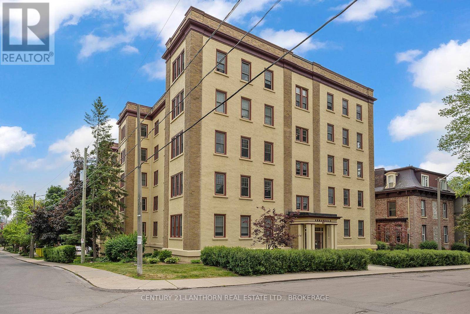 Kingston (14 - Central City East), ON K7L3H2,67 Sydenham ST #201