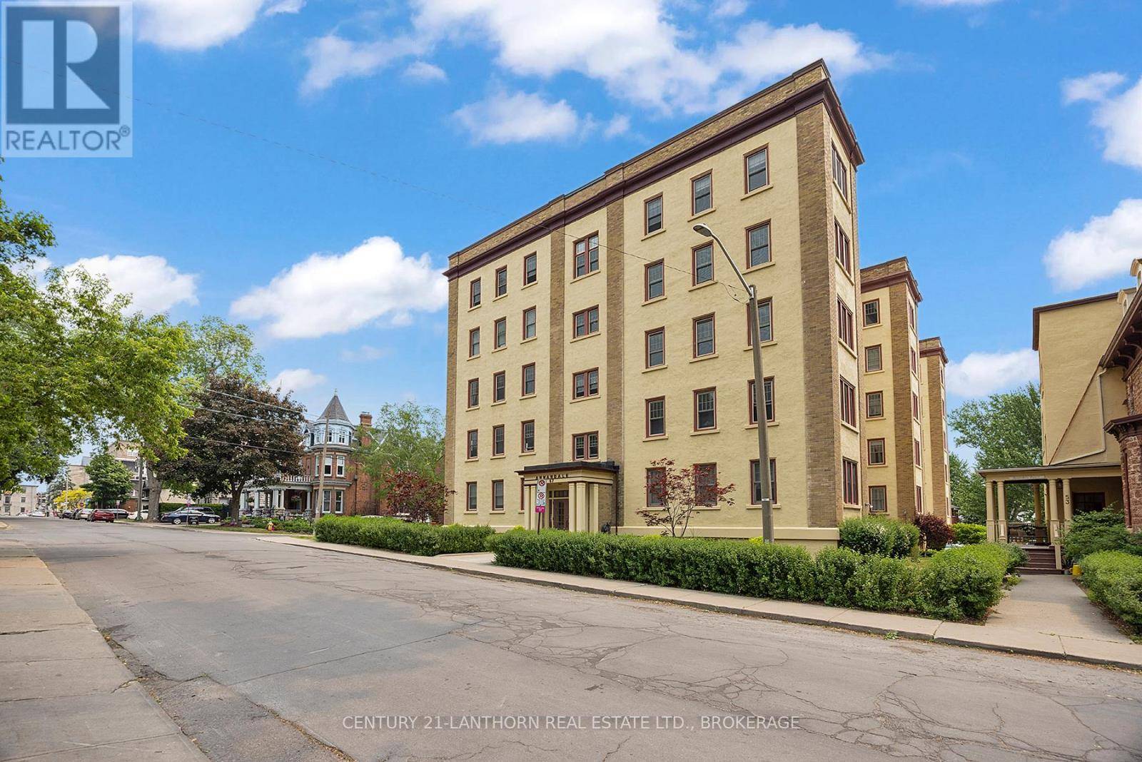 Kingston (central City East), ON K7L3H2,67 Sydenham ST #201