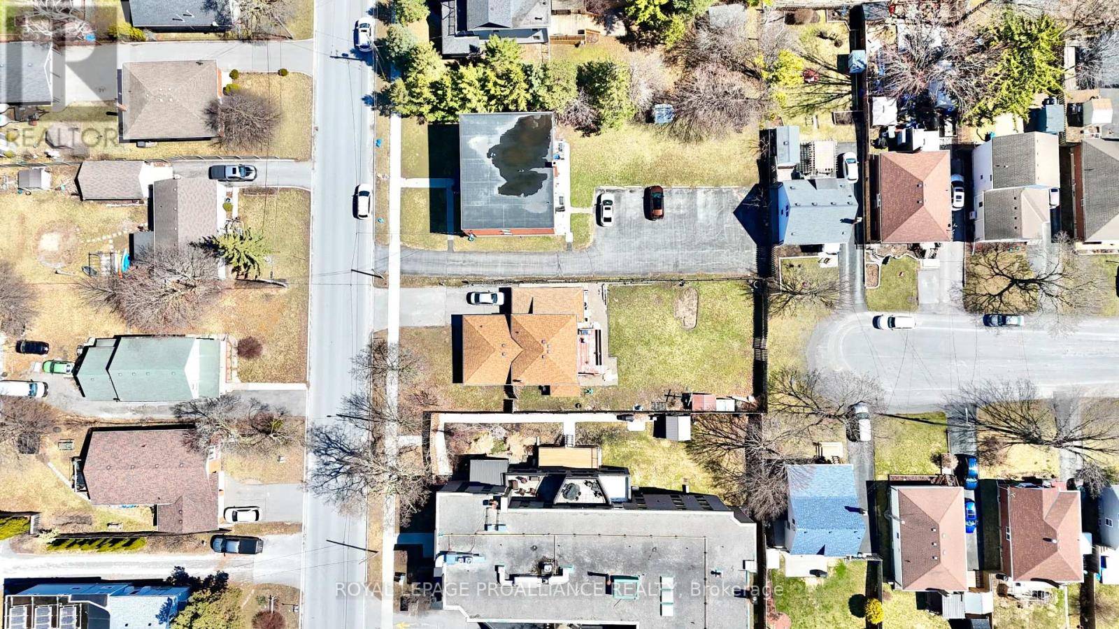 Belleville (belleville Ward), ON K8P2J2,57 DONALD STREET