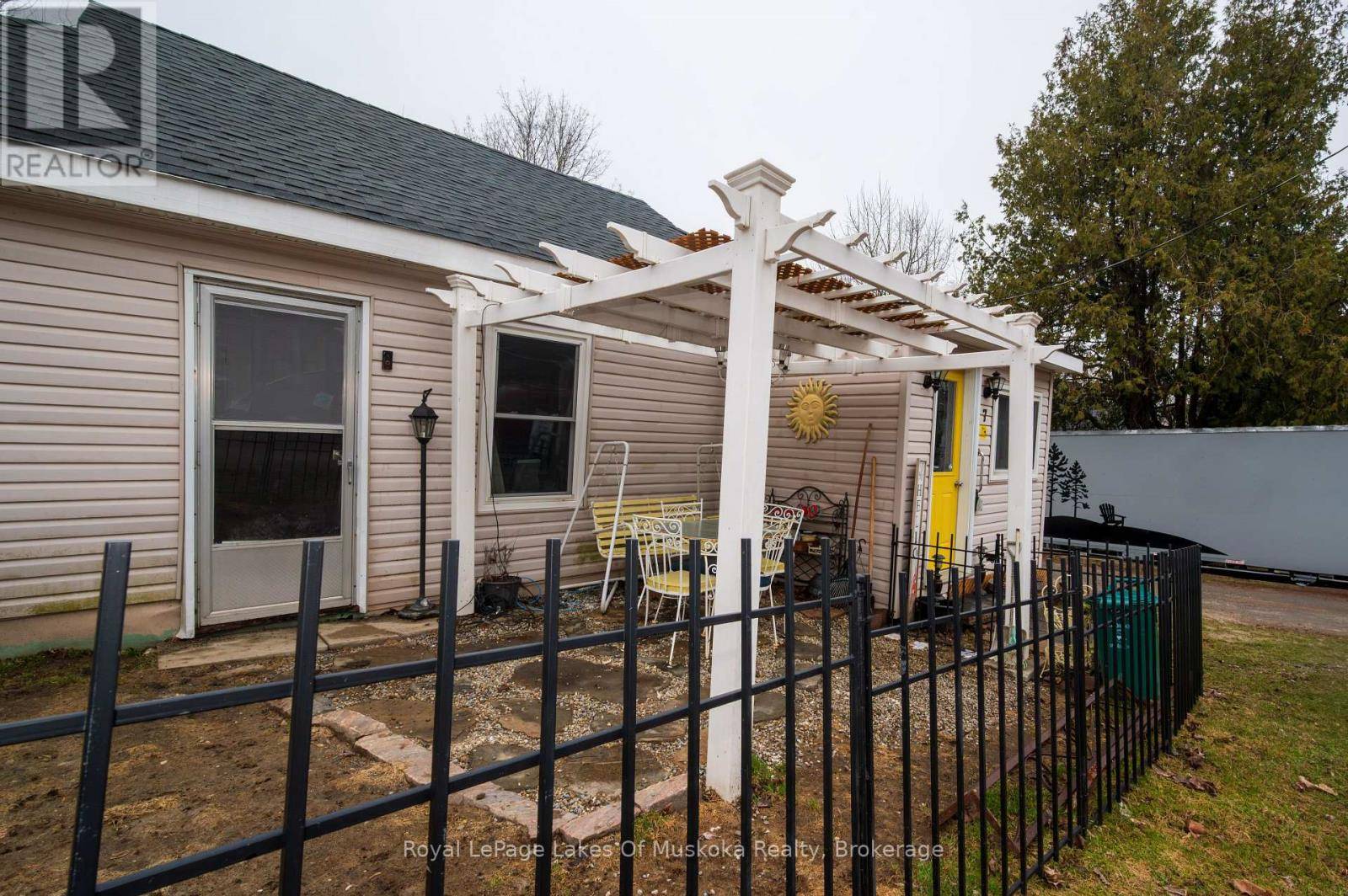 Huntsville (chaffey), ON P1H1X3,7 DUFFERIN STREET N