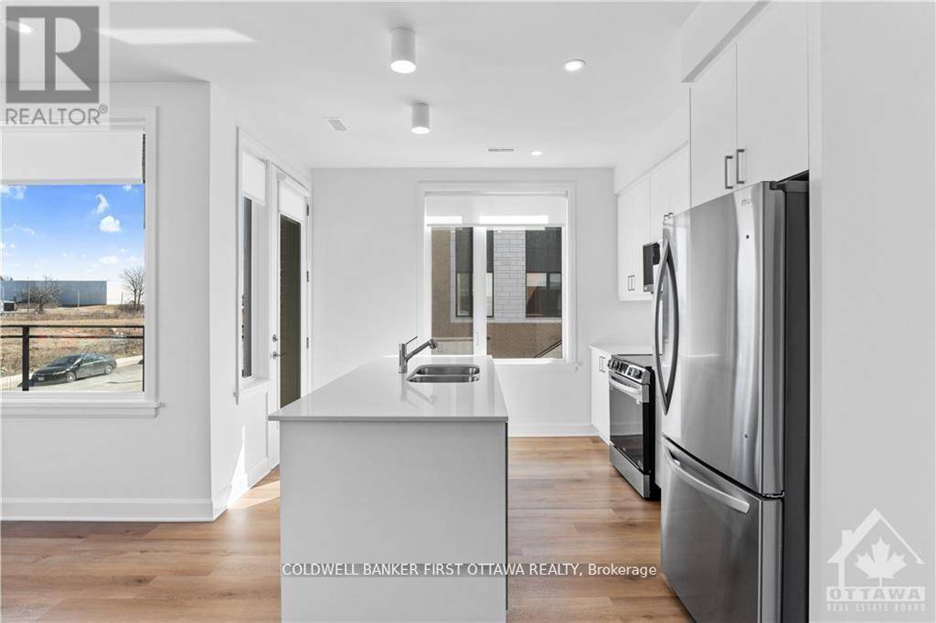 Ottawa, ON K1K5B4,530 PIMIWIDON ST #204