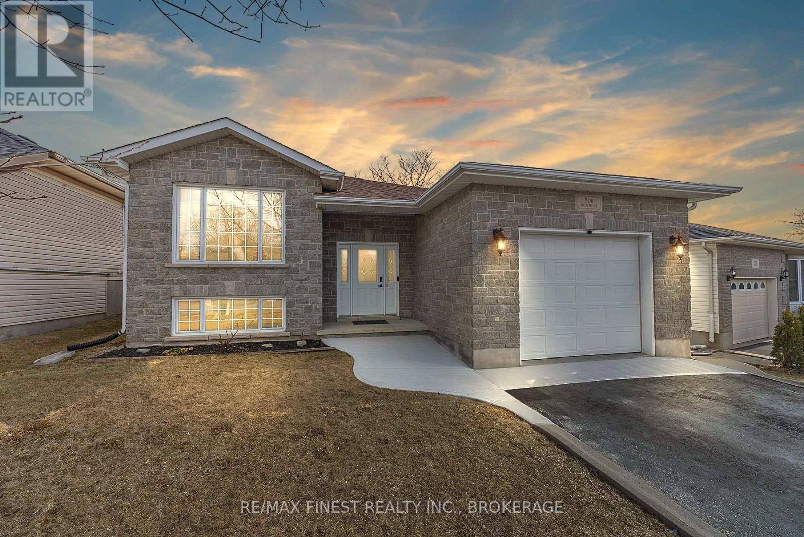 Kingston (35 - East Gardiners Rd), ON K7M9B4,708 MELROSE STREET