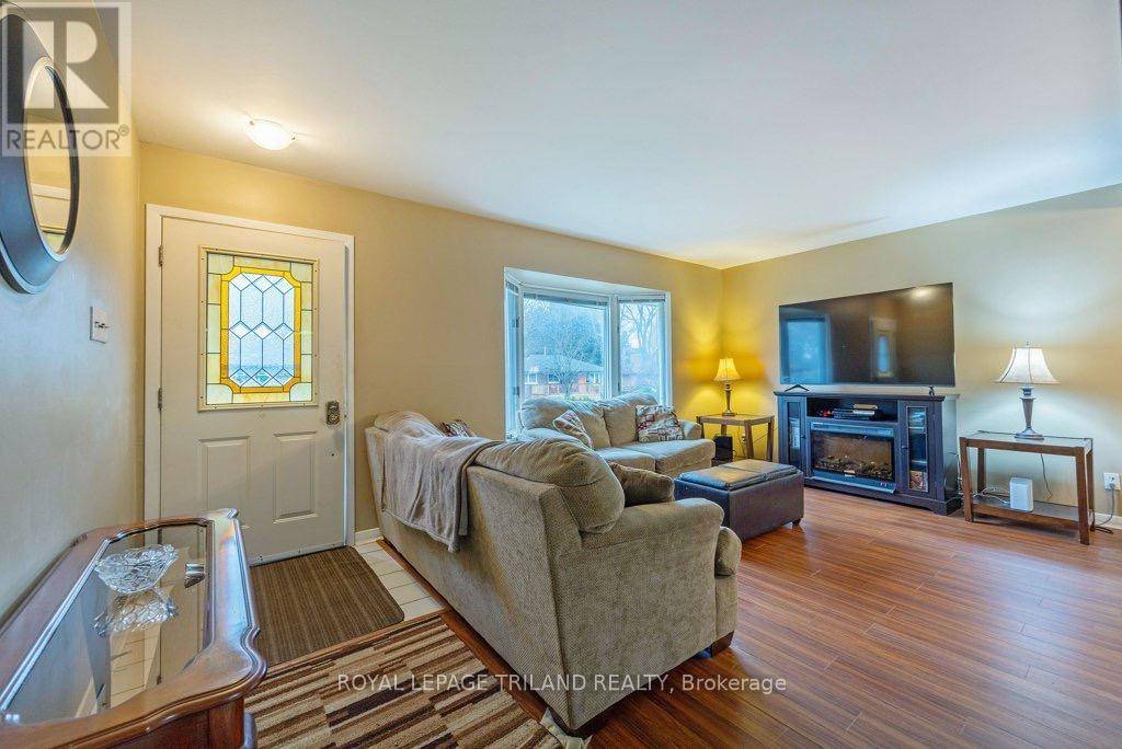 London East (east O), ON N5W1P8,34 STRATHCONA DRIVE