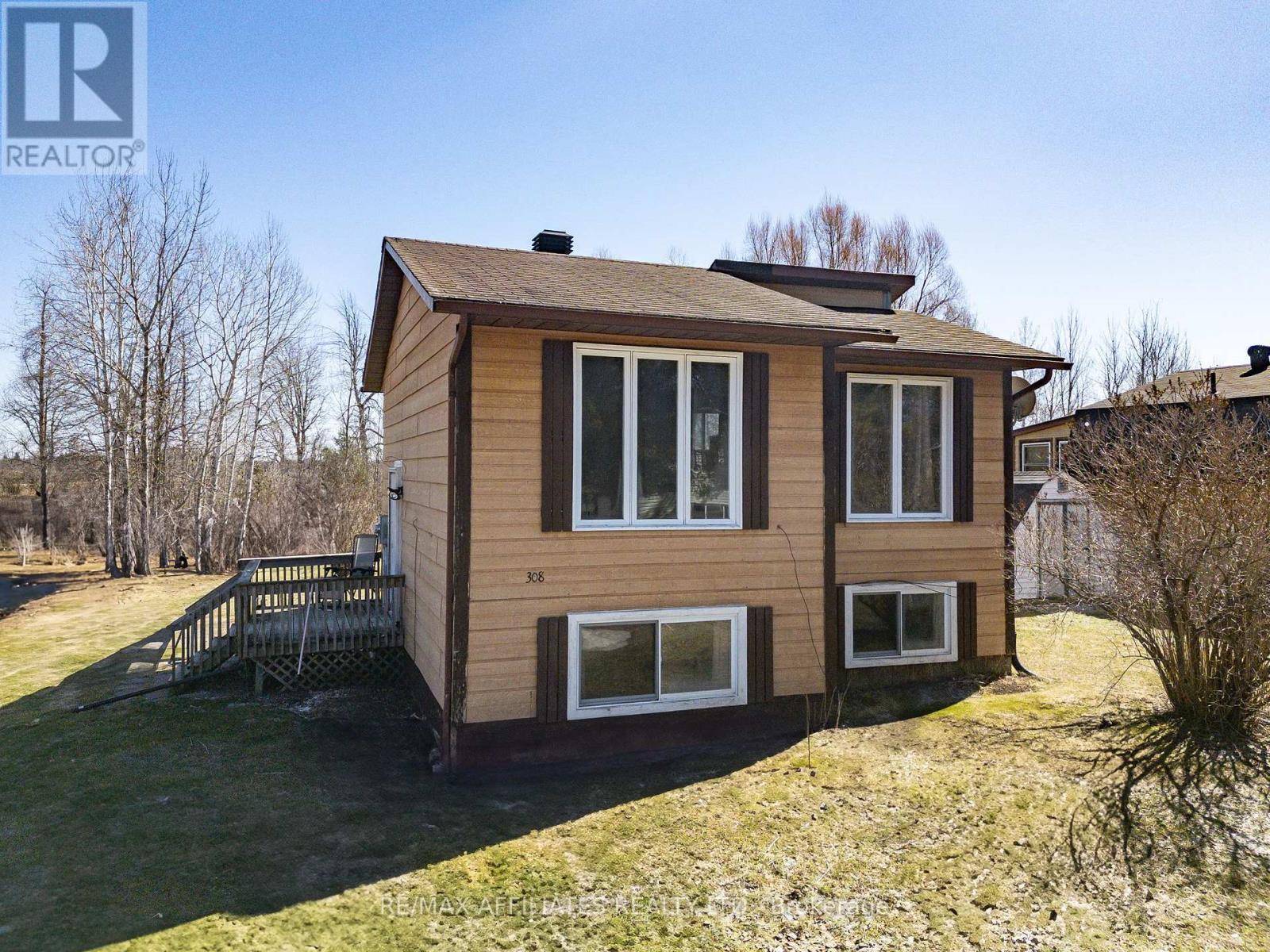 Rideau Lakes, ON K7A4S5,26 Salmon Side RD ##308