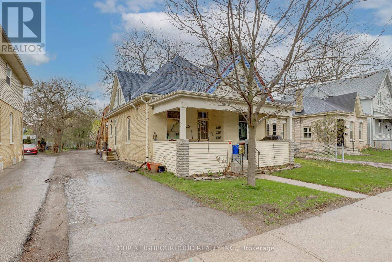 London East (east G), ON N5W3Y8,525 QUEBEC STREET