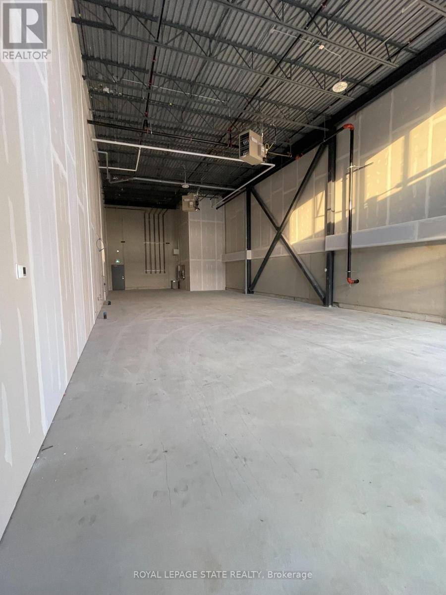 Hamilton (rymal), ON L8W0A9,24 Ditton DR #1