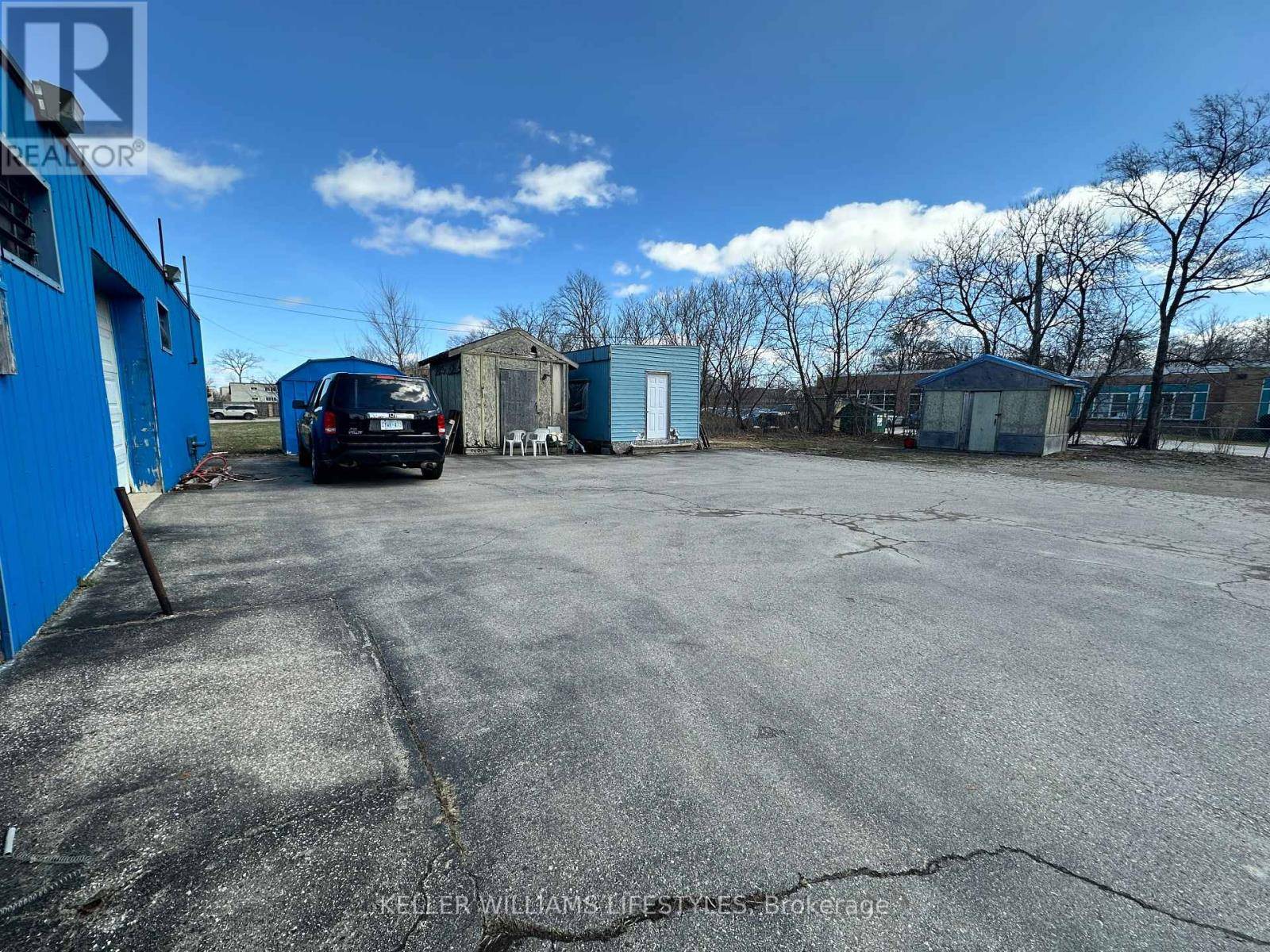 London South (south D), ON N6J1G5,326 SPRINGBANK DRIVE