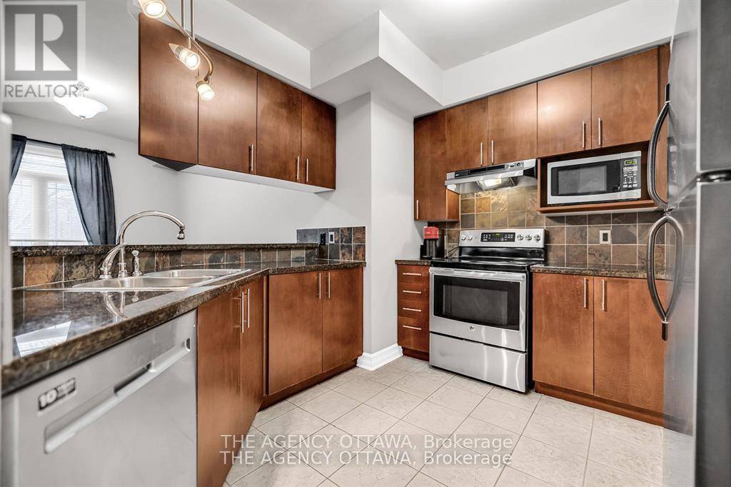 Ottawa, ON K1Z7J9,711 CHURCHILL AVE North #203