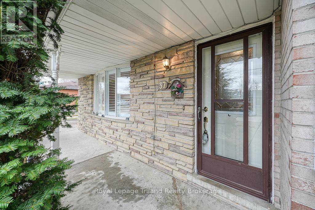 East Zorra-tavistock (innerkip), ON N0J1M0,37 THAMES AVENUE