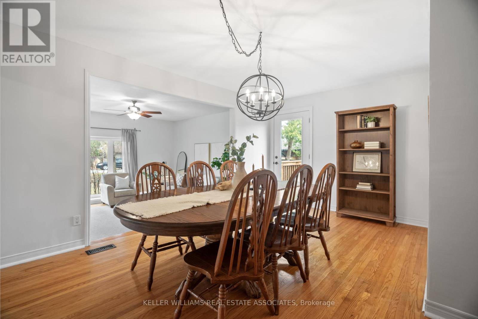 Hamilton (dundas), ON L9H5M5,14 HOPKINS COURT