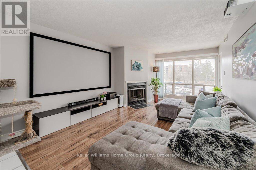 Kitchener, ON N2A3Z7,15 Hofstetter AVE #310