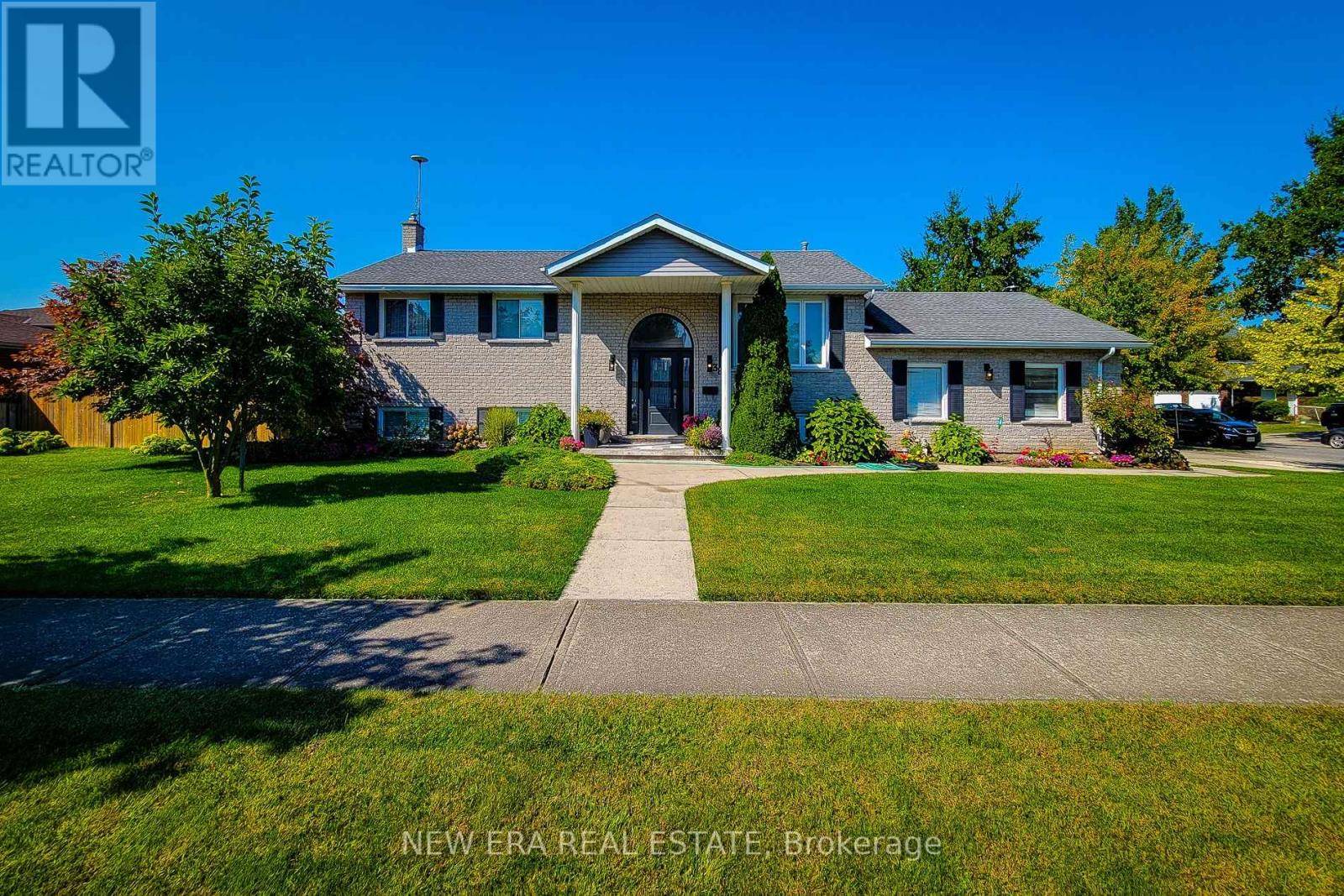 Niagara Falls (mt. Carmel), ON L2H2W2,3831 CARDINAL DRIVE