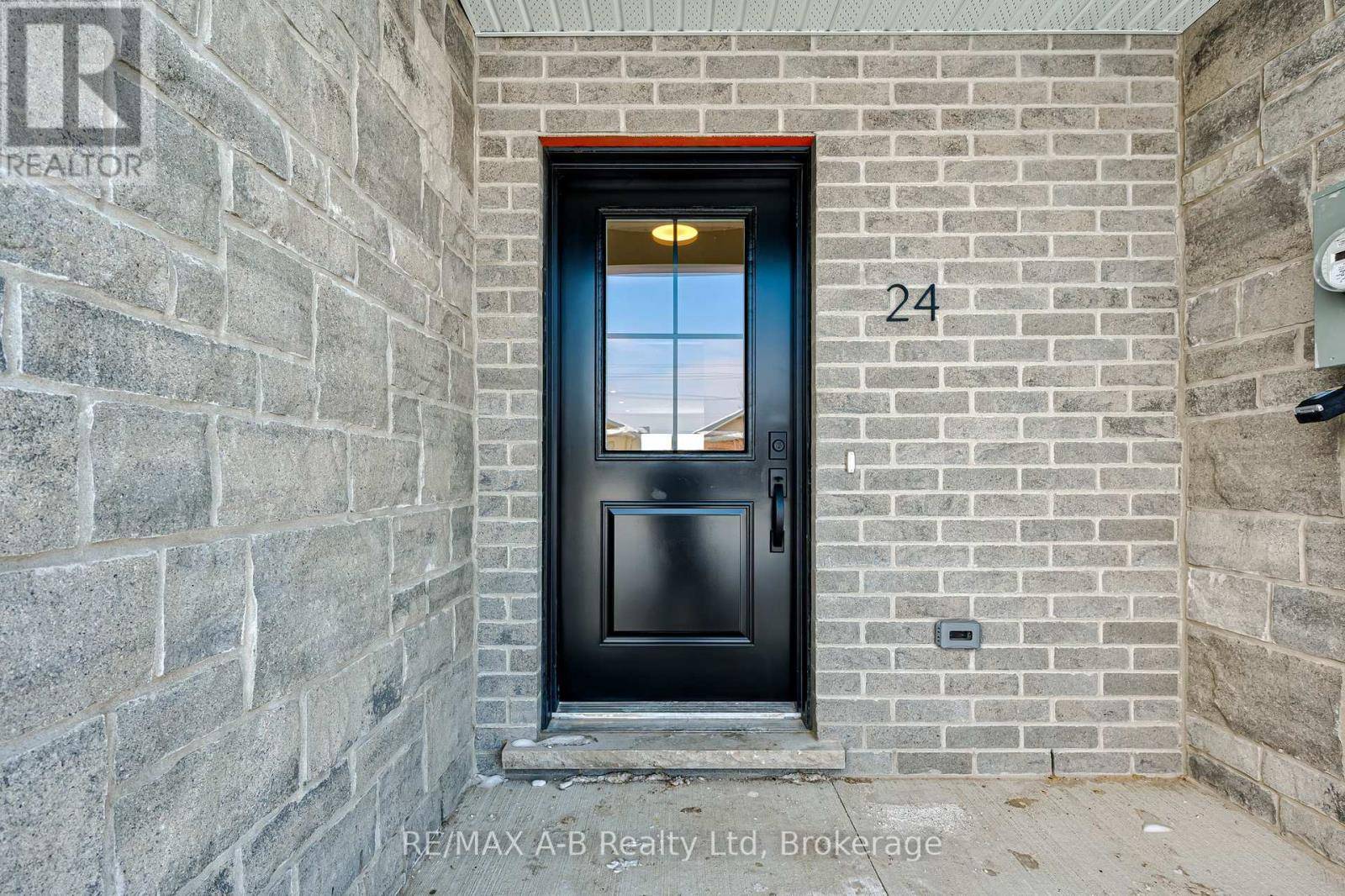 Huron East (seaforth), ON N0K1W0,18 LINDA DRIVE