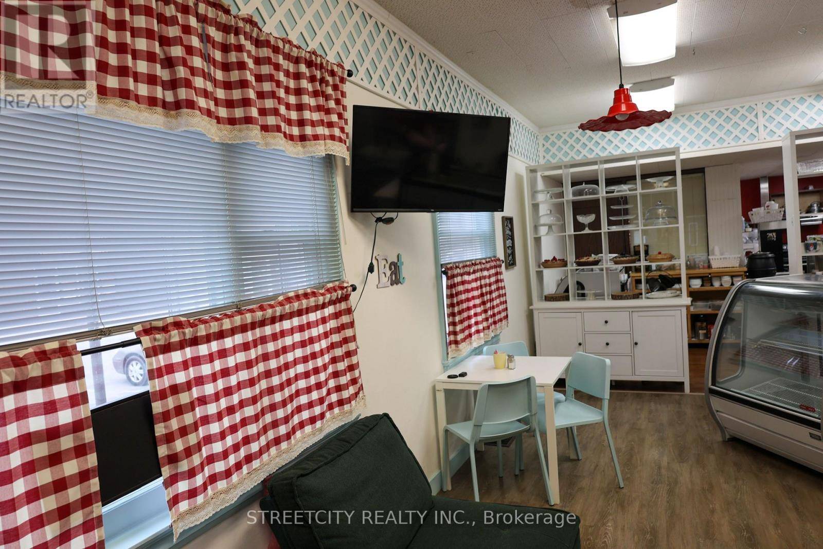 Bayham (straffordville), ON N0J1Y0,9240 PLANK ROAD