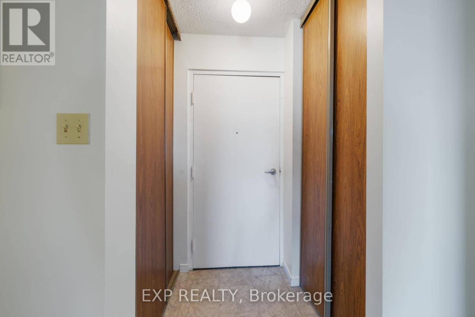 Cobourg, ON K9A2L3,106 Orange ST #404