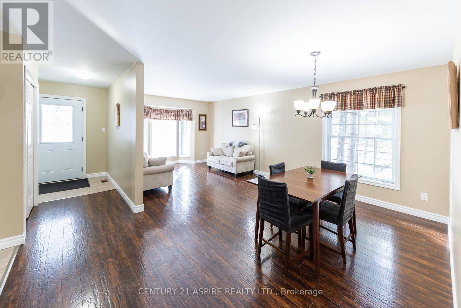 Laurentian Hills, ON K0J1P0,60 LEGERE DRIVE