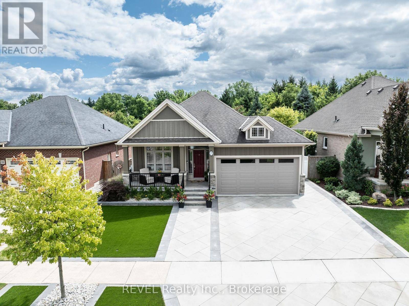 Niagara-on-the-lake (st. Davids), ON L0S1J1,27 HICKORY AVENUE