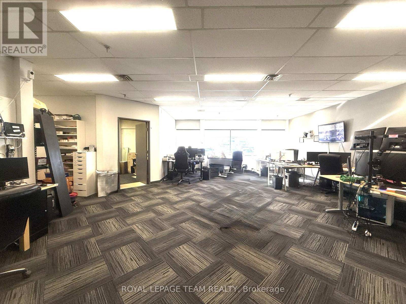 Ottawa, ON K2E7L6,106 COLONNADE RD #115