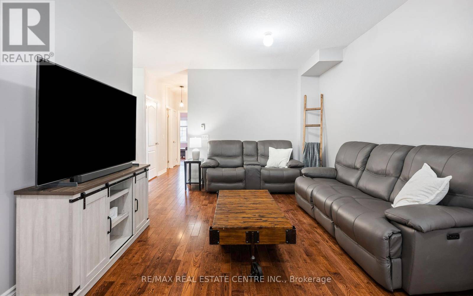 Wellington North (arthur), ON N0G1A0,111 SAMUEL DRIVE