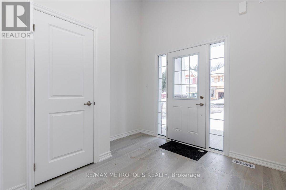 Gravenhurst (muskoka (s)), ON P1P0H8,370 MCEACHERN LANE