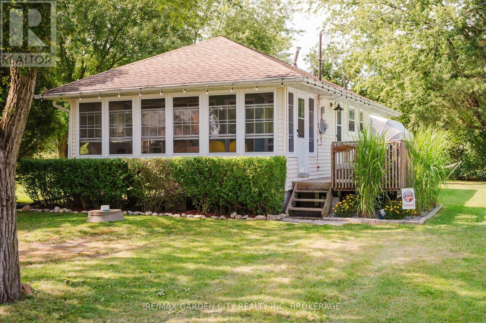 Wainfleet (lakeshore), ON L3K2S6,11154 CHURCHILL AVENUE