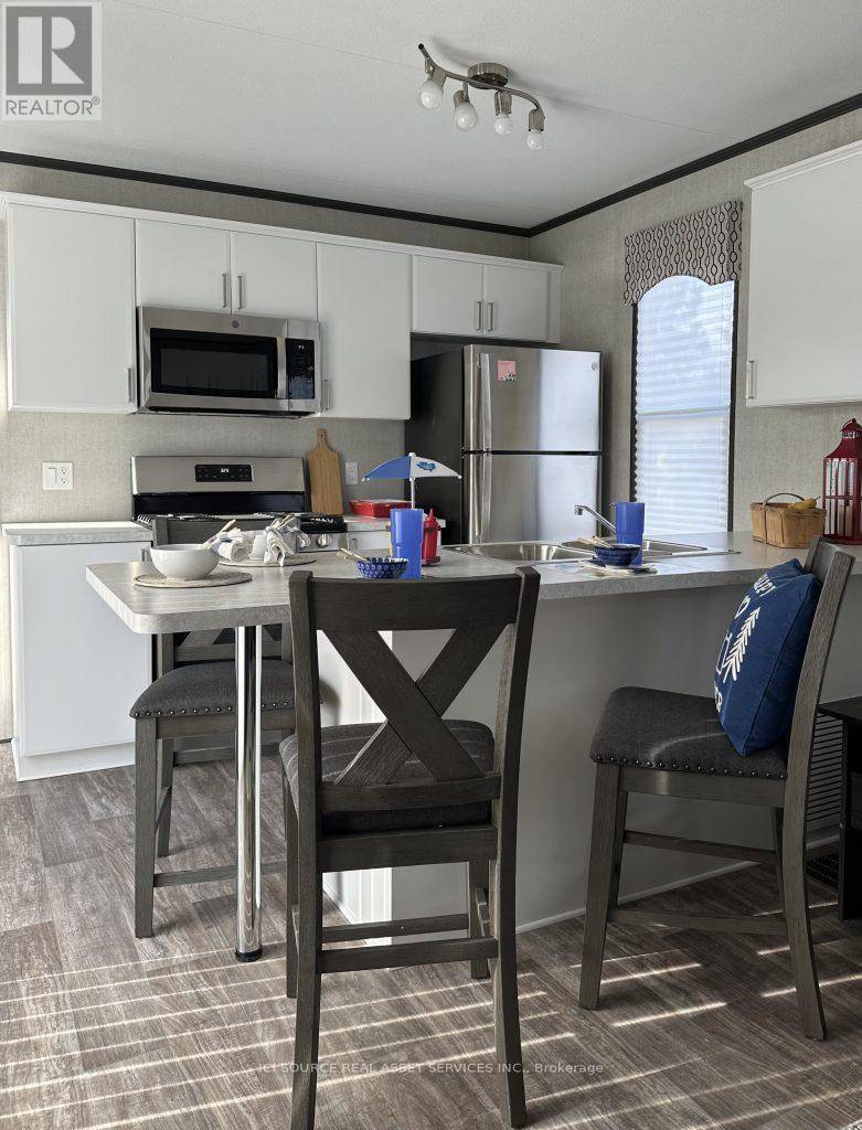 Bracebridge (macaulay), ON P1L1W9,1047 Bonnie Lake Camp Rd RD #WAVERLY
