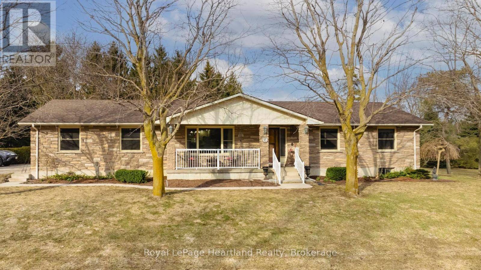 Central Huron (hullett), ON N0M2H0,258 TRUEMAN STREET