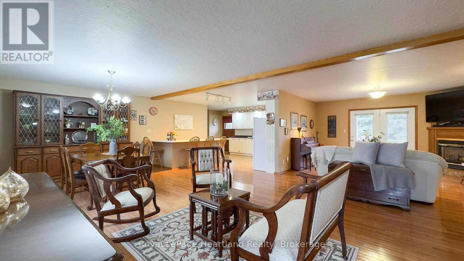 Central Huron (hullett), ON N0M2H0,258 TRUEMAN STREET
