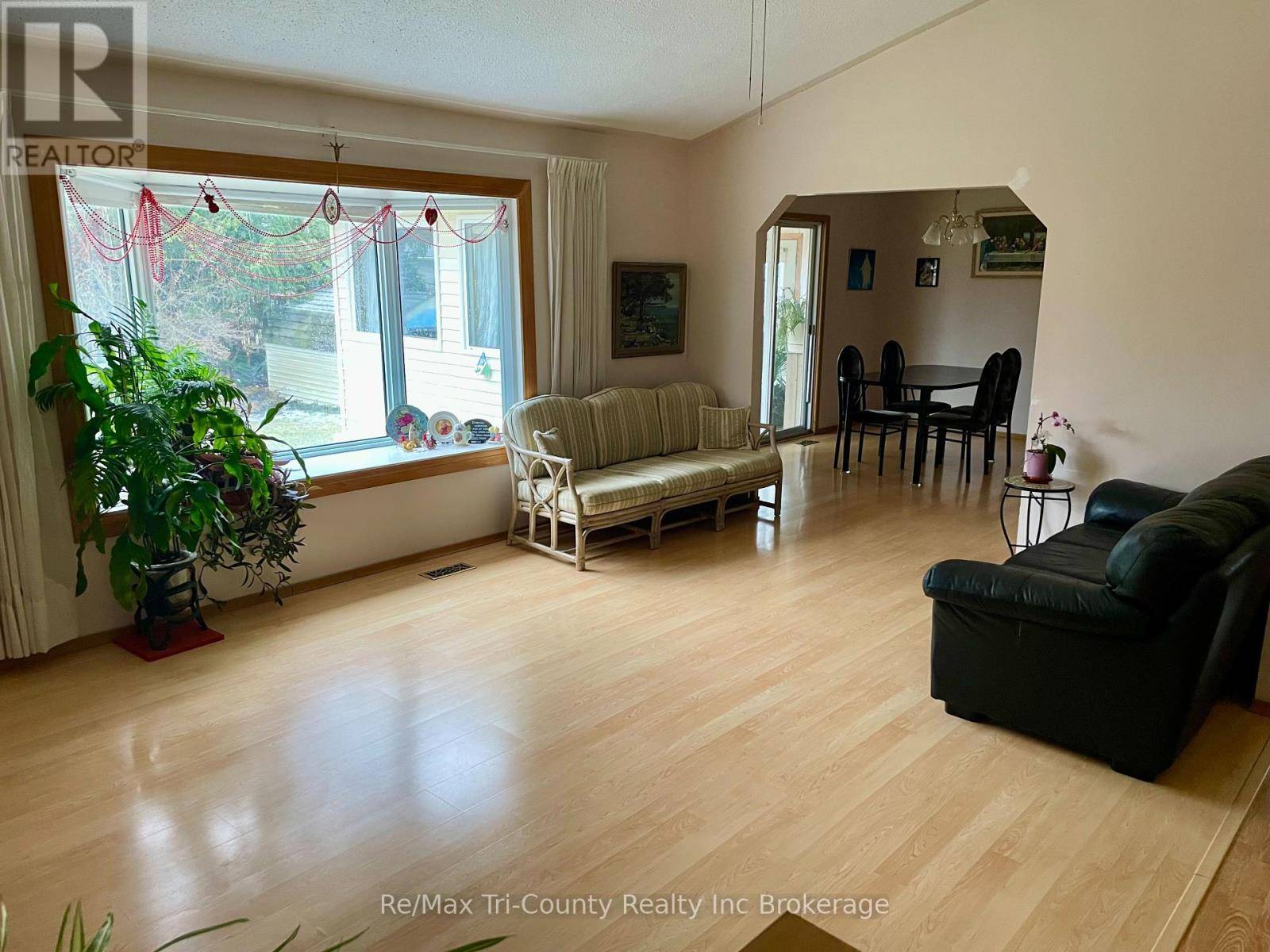 Tillsonburg, ON N4G5B3,38 ADAMS AVENUE