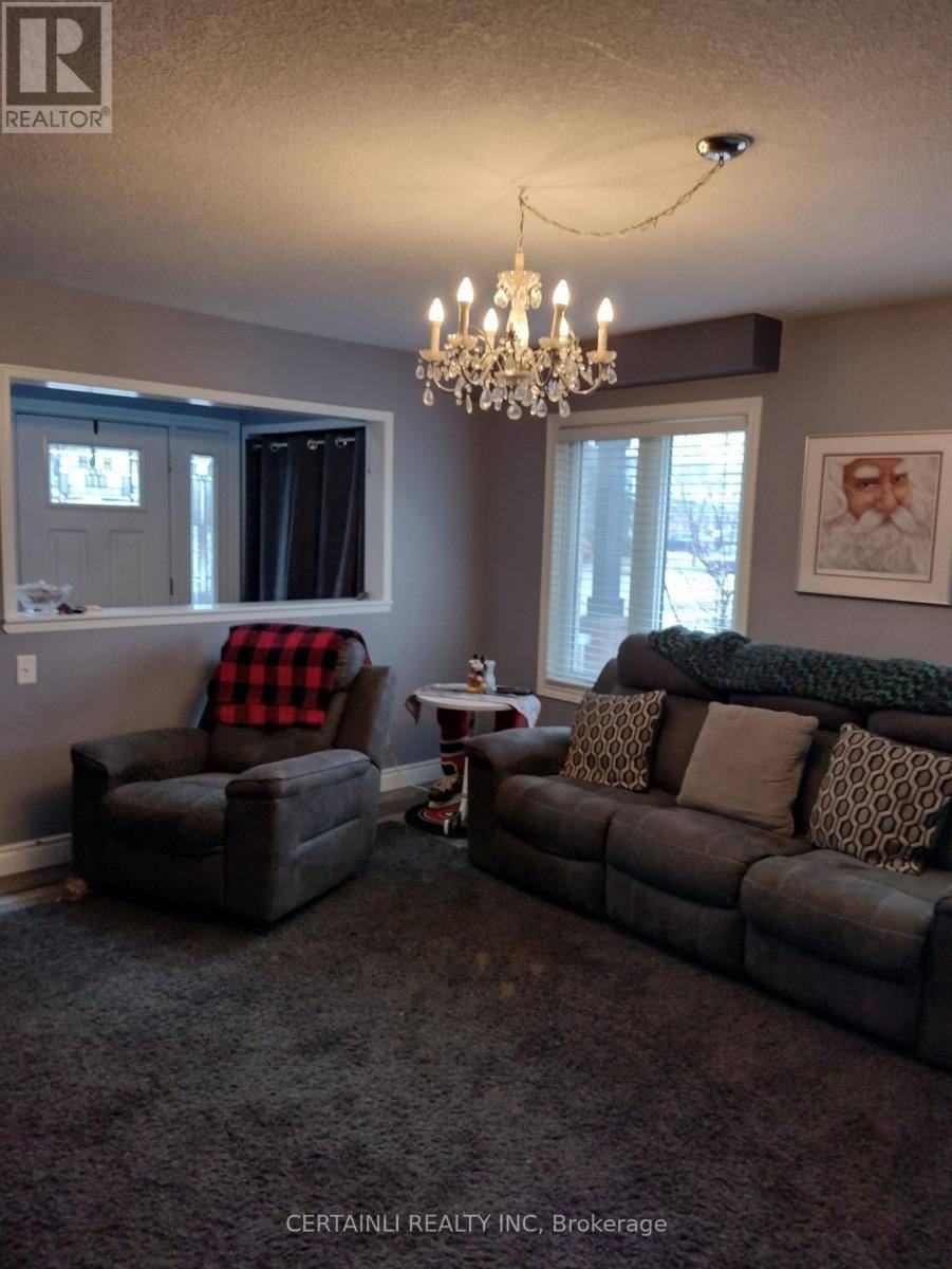 Brant (brantford Twp), ON N3T6S7,172 OSBORN AVENUE N