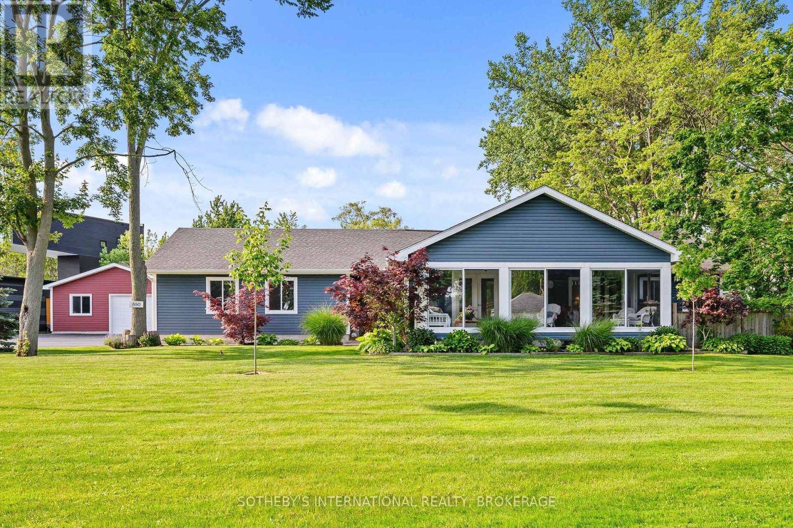 Fort Erie (crescent Park), ON L2A1A8,880 EDGEMERE ROAD