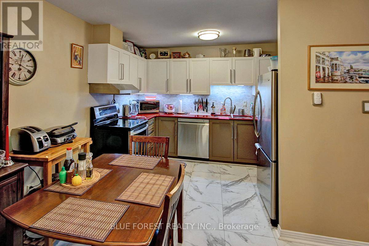 London East (east F), ON N6A5N5,549 Ridout ST North #506