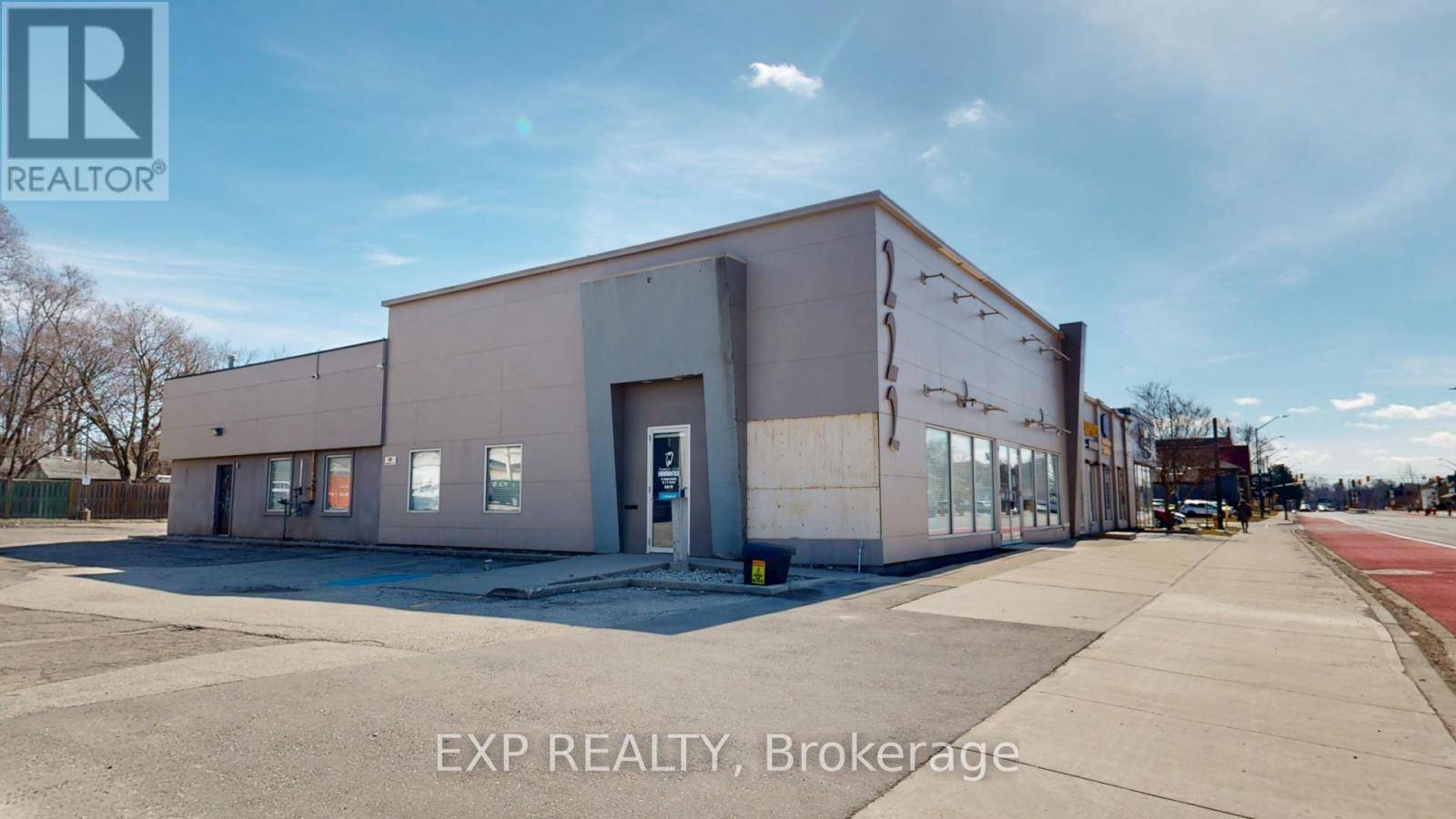 London East (east K), ON N6B2L3,222 WELLINGTON ST #102