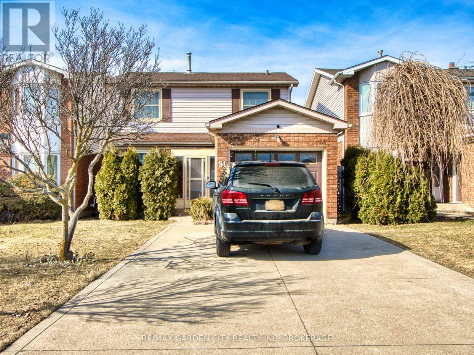 St. Catharines (secord Woods), ON L2P3S9,51 DUNDEE DRIVE