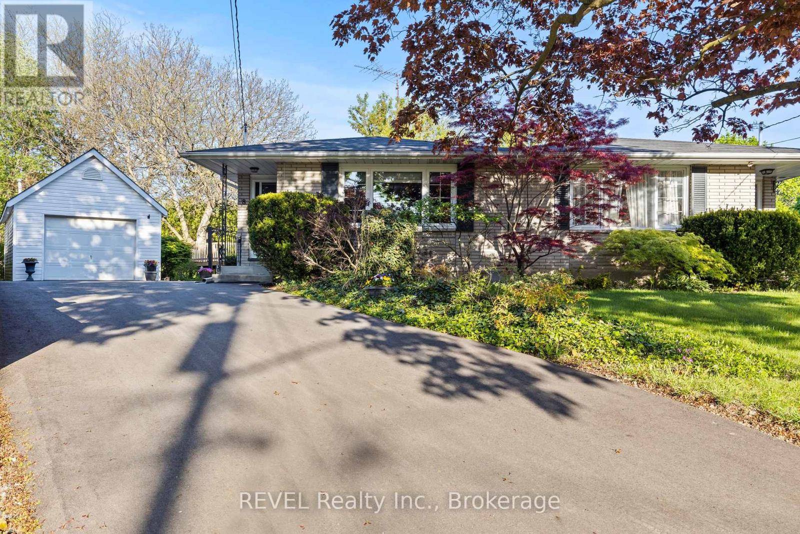 St. Catharines (lakeport), ON L2N4C8,8 BEDFORD COURT