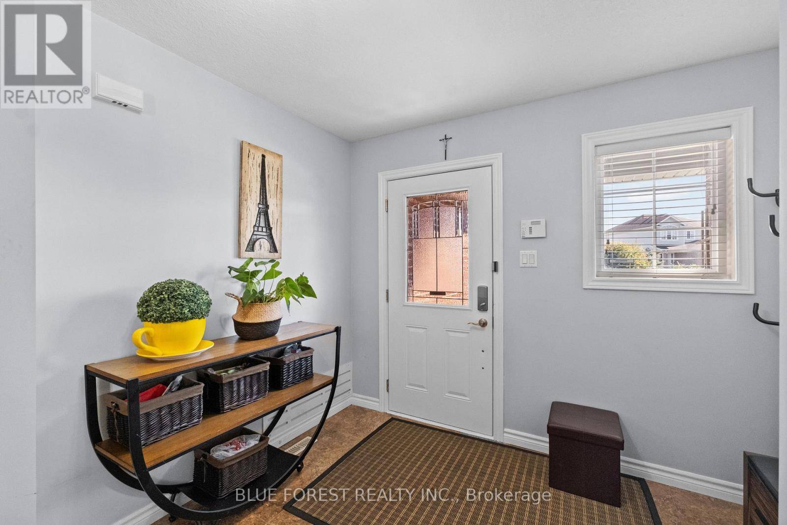 London, ON N6E0A4,2982 DEVON ROAD