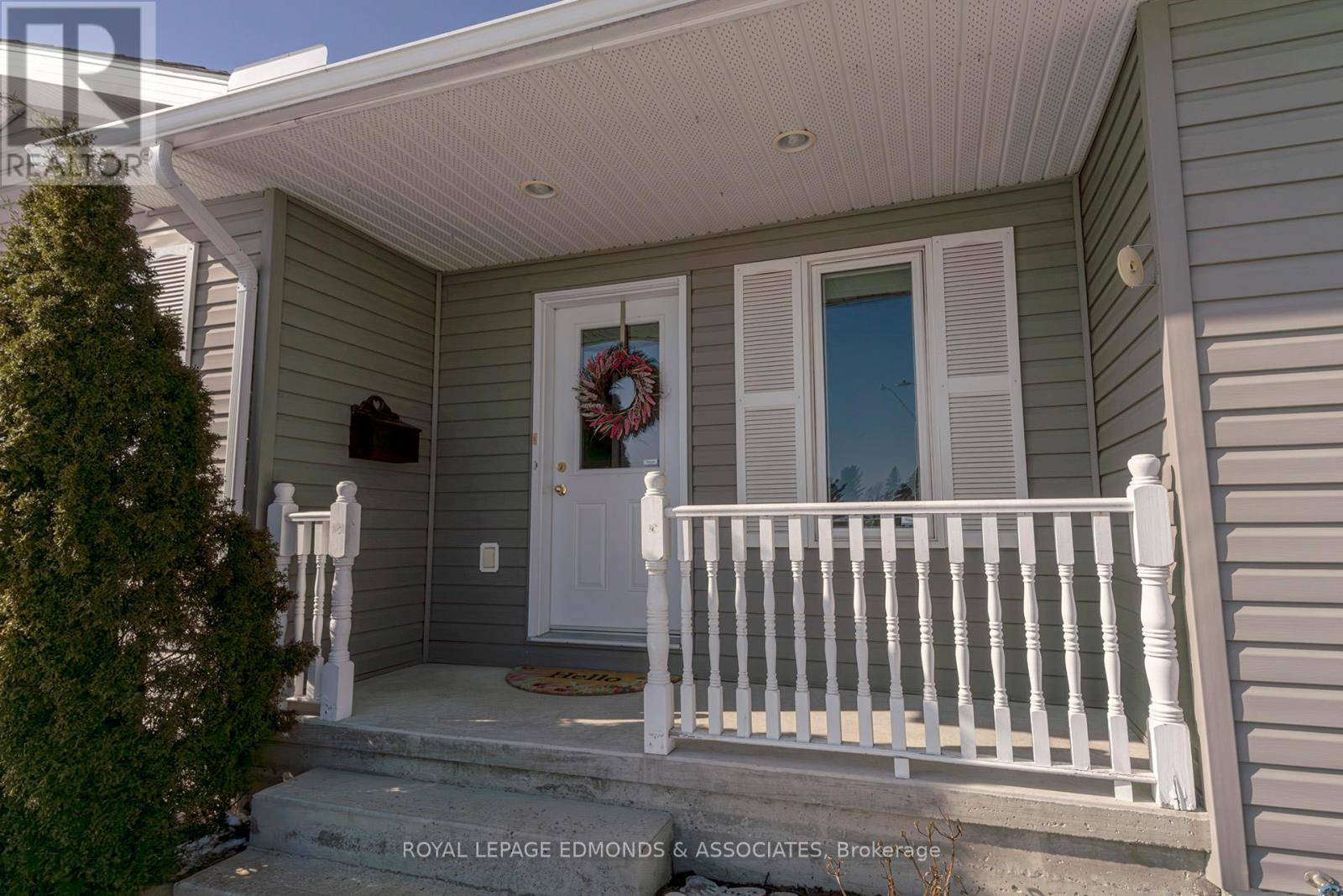 Renfrew, ON K7V4M4,91 HARAMIS DRIVE