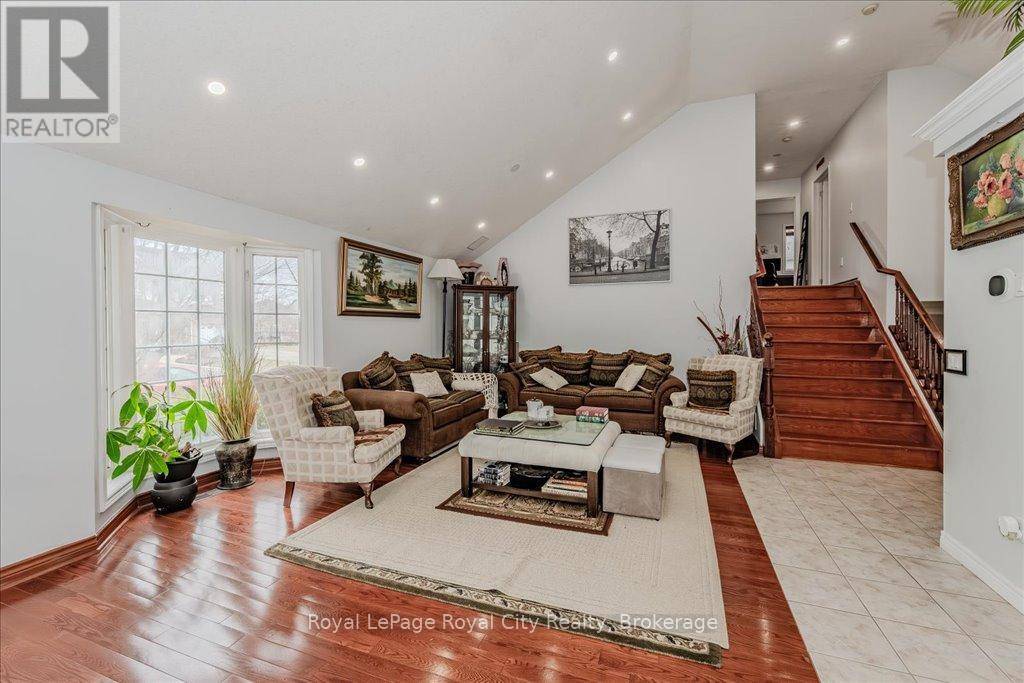 Guelph (pineridge/westminster Woods), ON N1L1L8,84 PORTER COURT