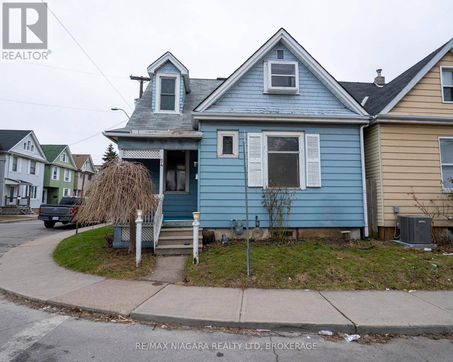 Hamilton (gibson), ON L8L2L8,54 HARVEY STREET