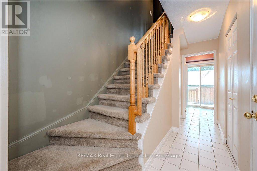 Guelph (dovercliffe Park/old University), ON N1G4T6,302 College AVE West #4