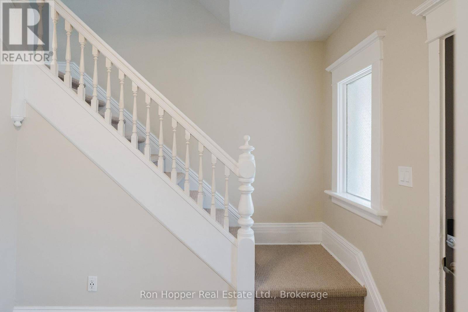 Owen Sound, ON N4K2N1,539 4TH AVENUE E