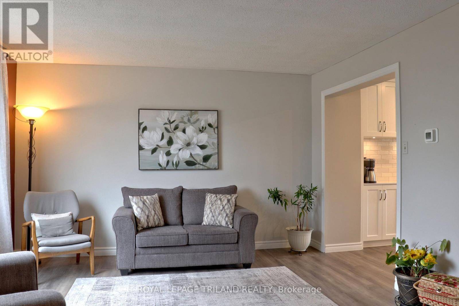 London, ON N6E2P5,96 ELVIRA CRESCENT