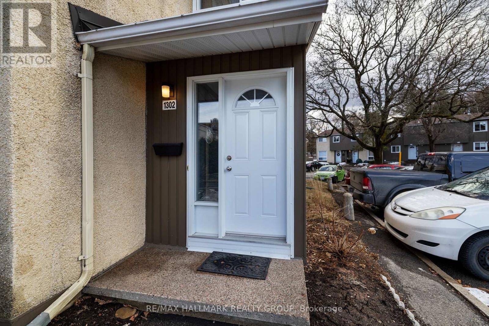 Ottawa, ON K1J8N2,1302 LASSITER TERRACE