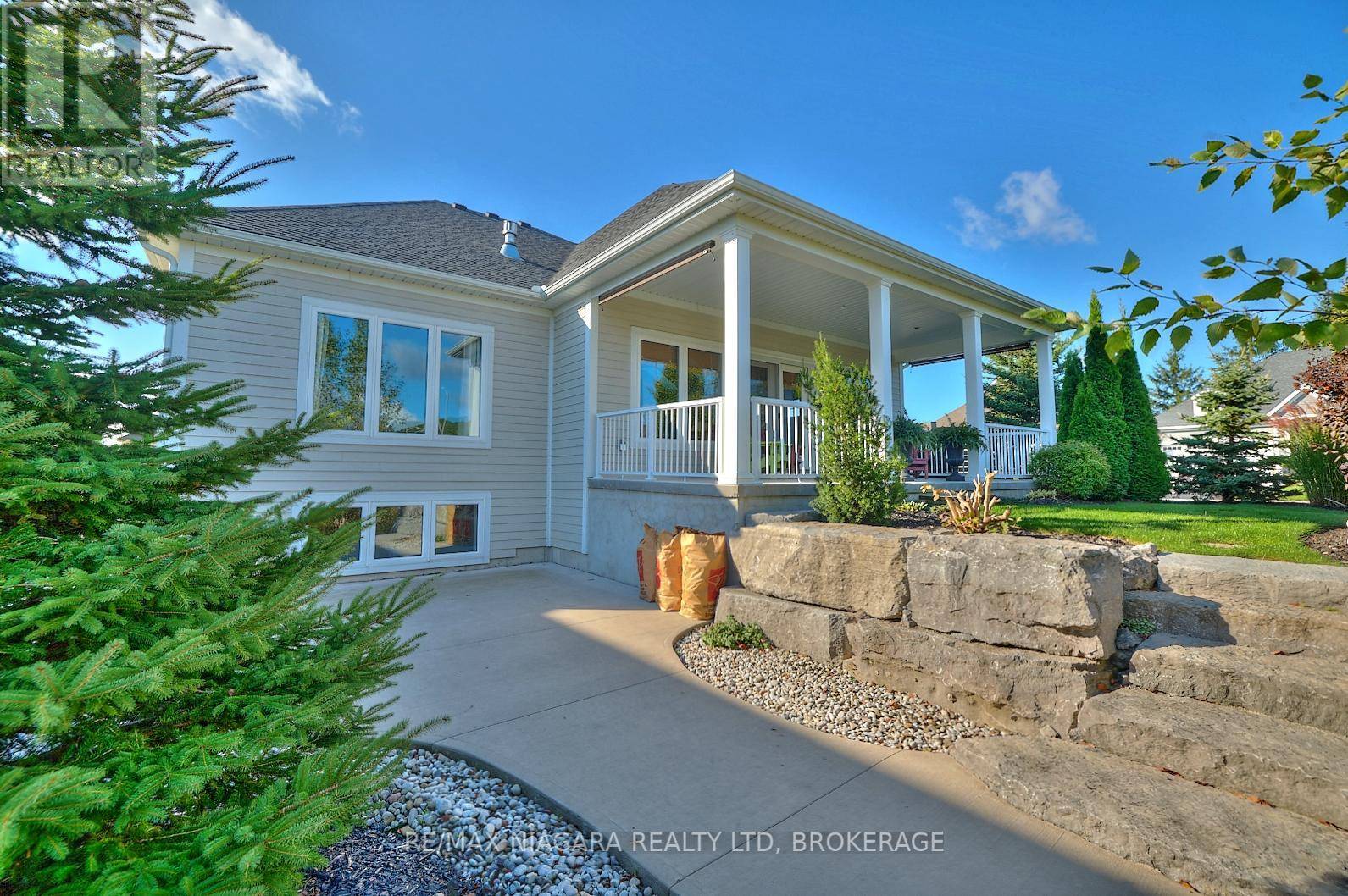 Fort Erie (ridgeway), ON L0S1N0,6 DERBYSHIRE DRIVE