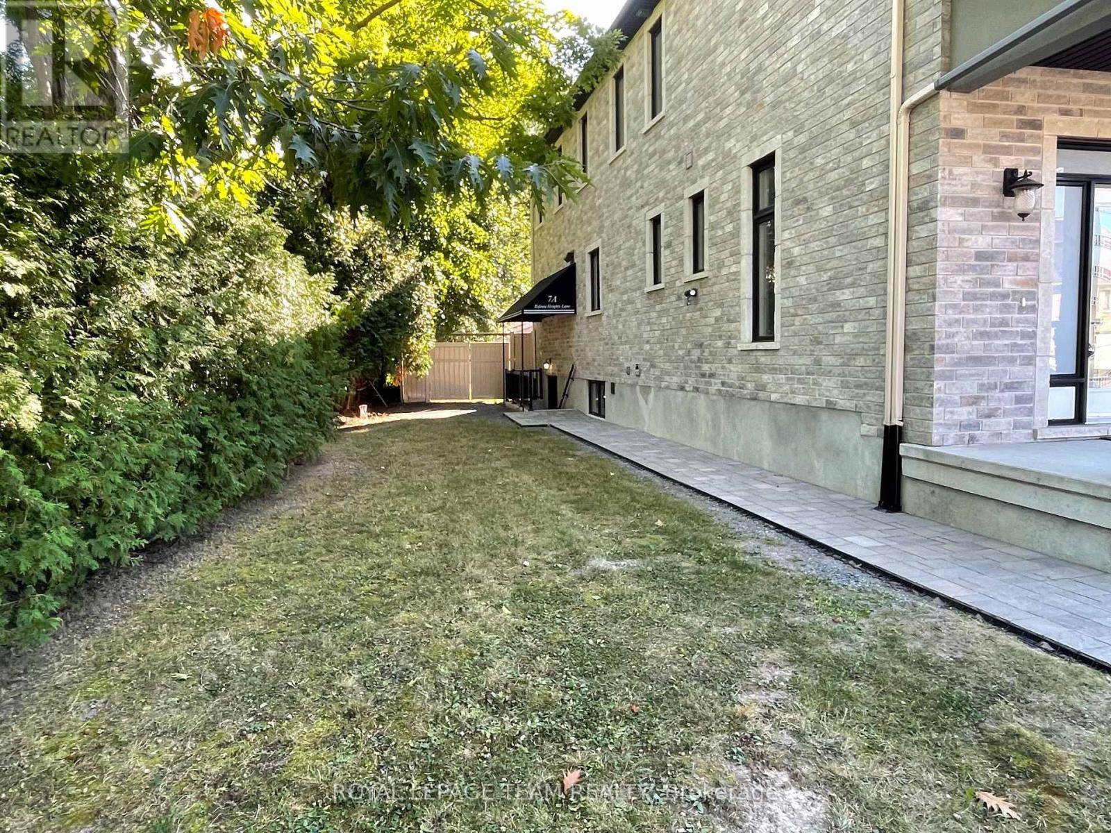 Ottawa, ON K2E7A7,7 Rideau Heights LN #A